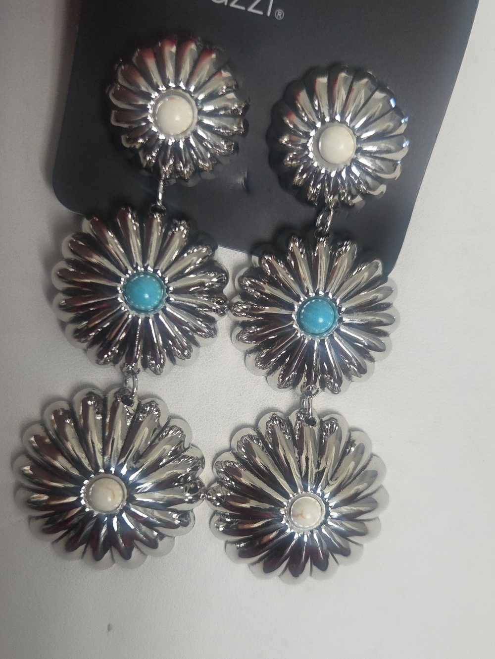Paparazzi Palm Tree Promise White Earrings NWT